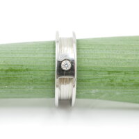 Ring für Pferdehaar mit Nut und Zirkonia in der Brücke